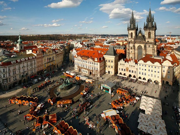 Prag Eski Şehir Meydanı( Staromestske Namesti Meydanı)